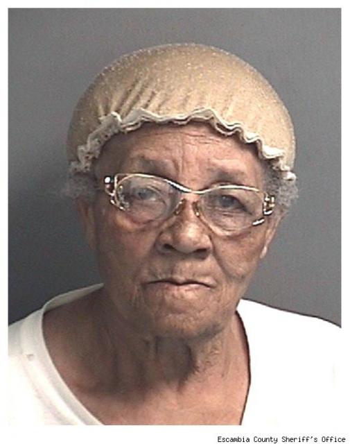 GRANNY BUSTED SELLING CRACK